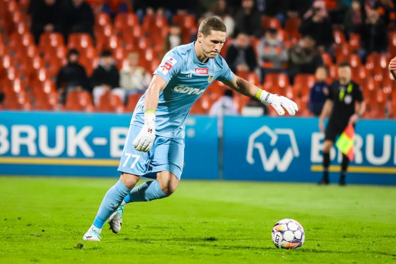 Słoń w składzie porcelany | Nieciecza - Arka 2:0